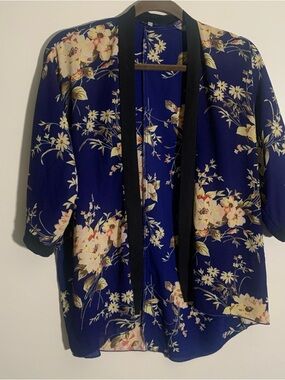 CR Floral Open-Front Kimono Cardigan in Navy and Cream small